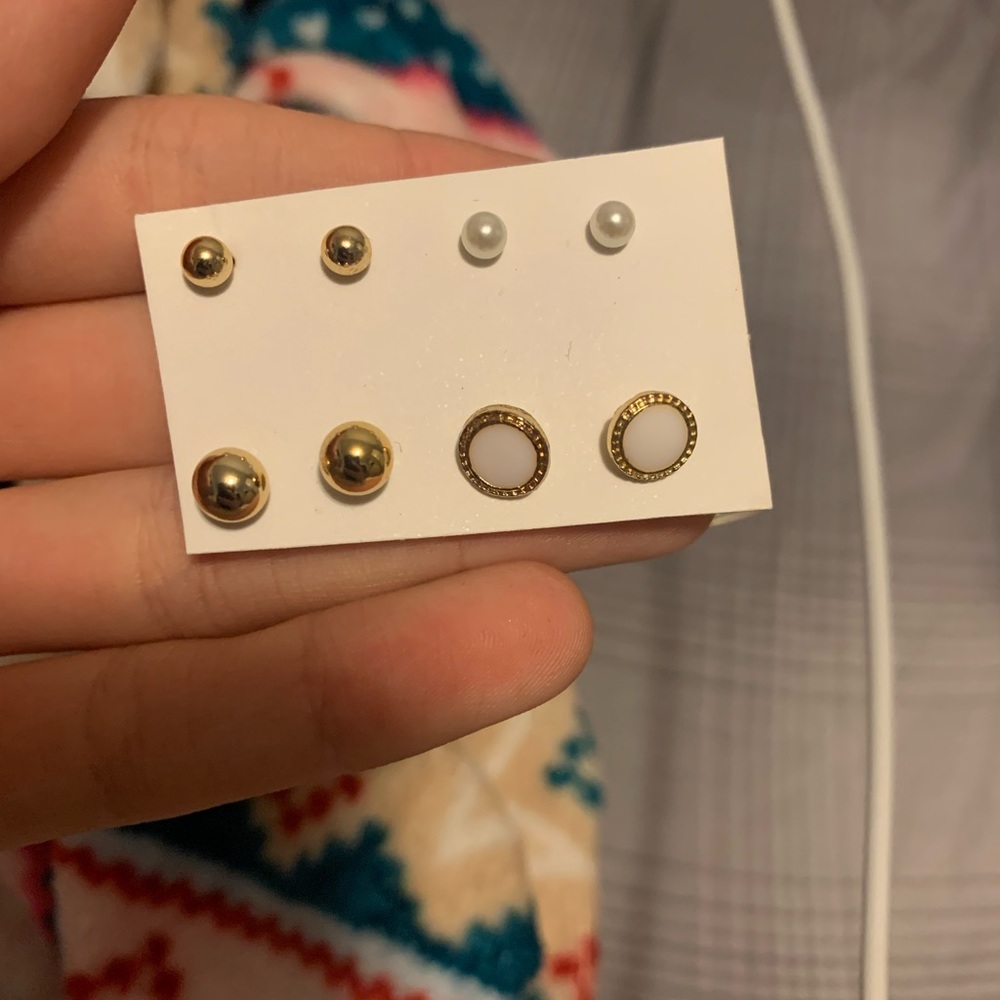 4 Pair Earrings